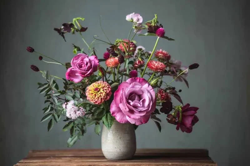Send Flowers to Pakistan from UK - Premium Red Roses