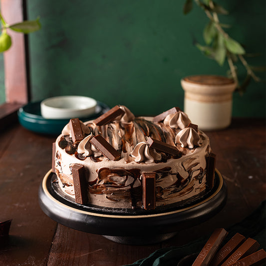 KitKat Chocolate Cake
